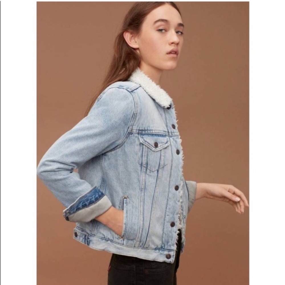 NEW Levi's Original Sherpa Trucker Jacket - Picture 6 of 11